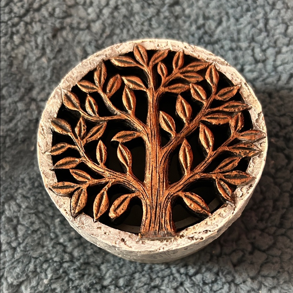 Decorative Tree Design Round Box Trinket box